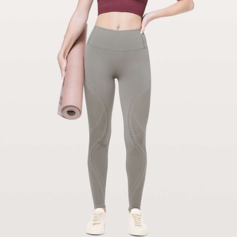 Lululemon Reveal Tight *Mindful Motion Carbon Dust Size 4